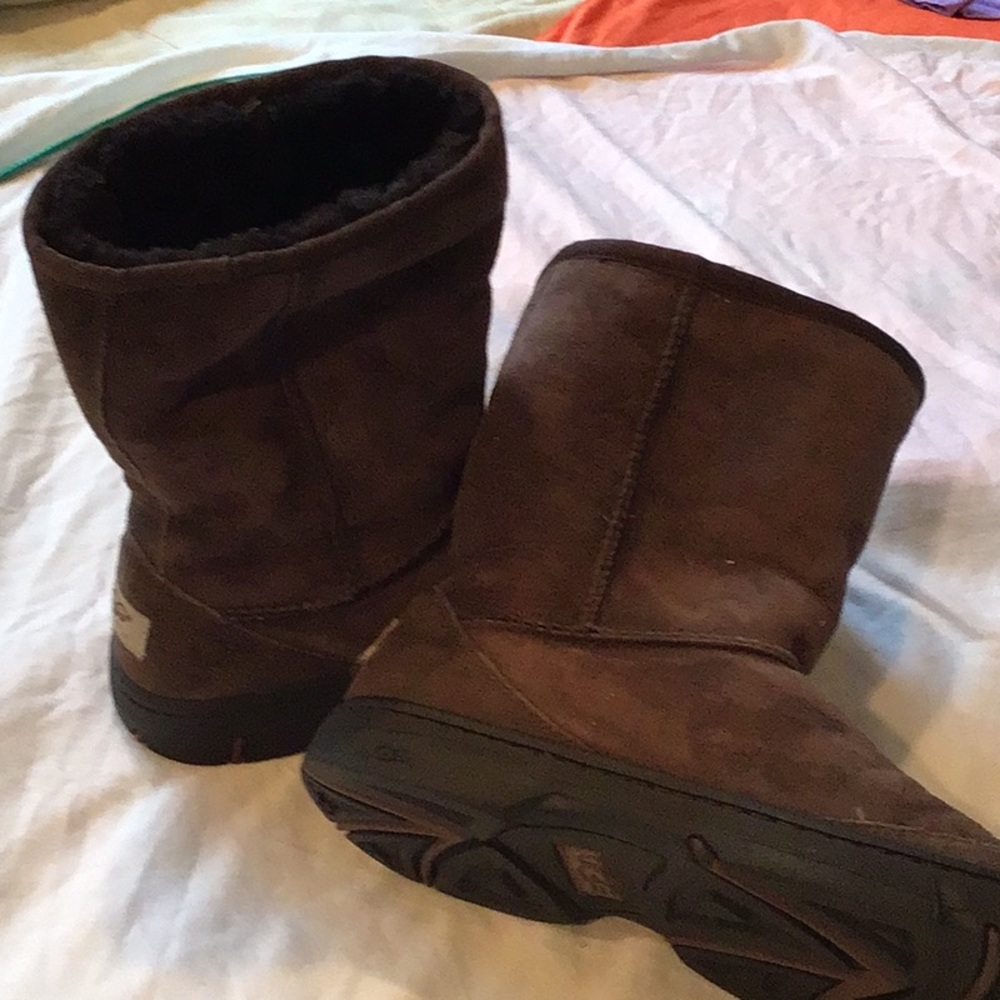 Size 8W rubber bottom uggs